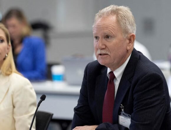 US vaccine panel head questions polio recommendation