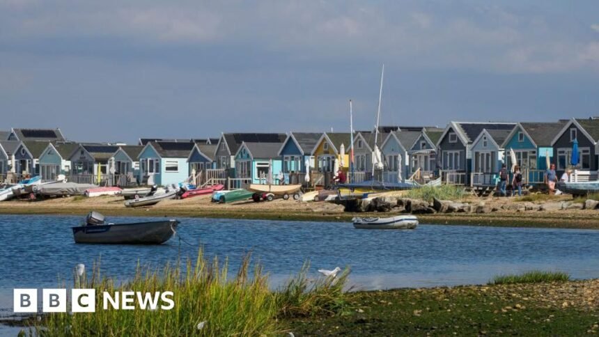 6d5b9d20-ea4c-11f0-a4c4-1d0f54763880.jpg Mudeford beach hut owners look into legality of council tax rise