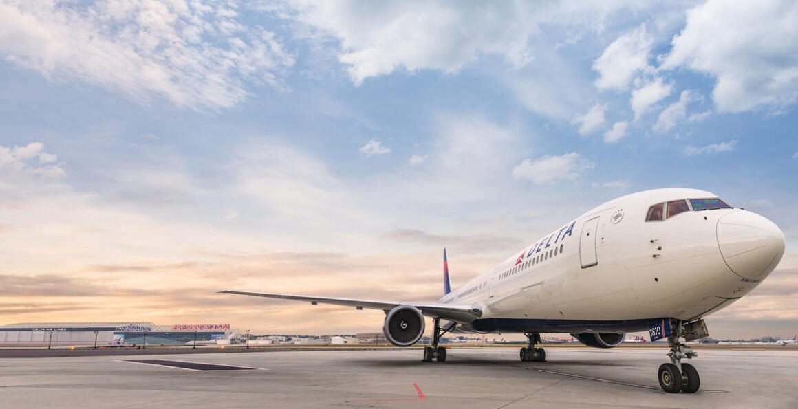 767-400_1.jpg Delta awarded top honors by The Points Guy, Newsweek