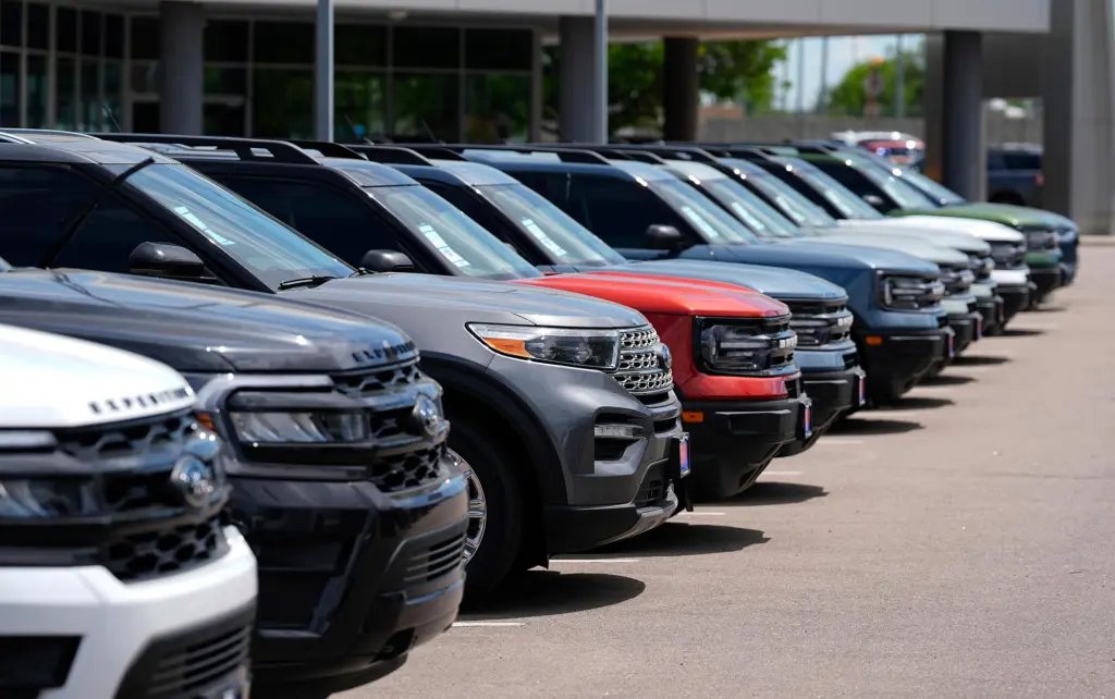 Car shopping trends and tips for 2026 from Edmunds