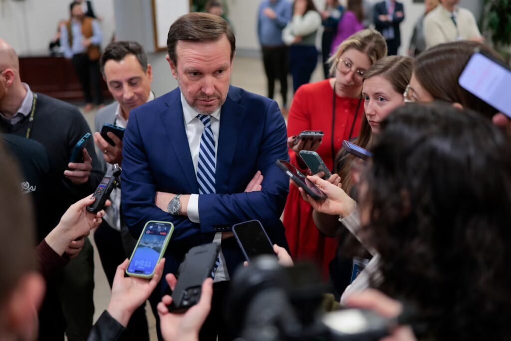 Democrats warm to making ICE funding a line in the sand: ‘Operating outside the law’