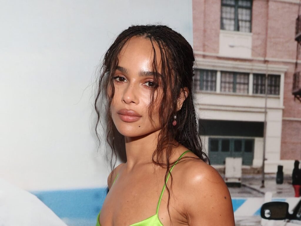 How To Achieve The Blurred Lips Makeup Trend – Essence