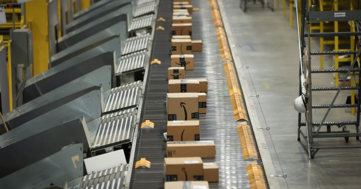 ZFSH6WW3D5O2VBATUYD2FAROJA.jpg Exclusive: Amazon plans thousands more corporate job cuts next week, sources say