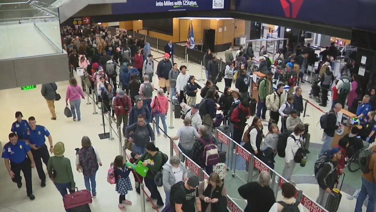 Airlines add multiple flights to help 12s travel to Seahawks’ Super Bowl