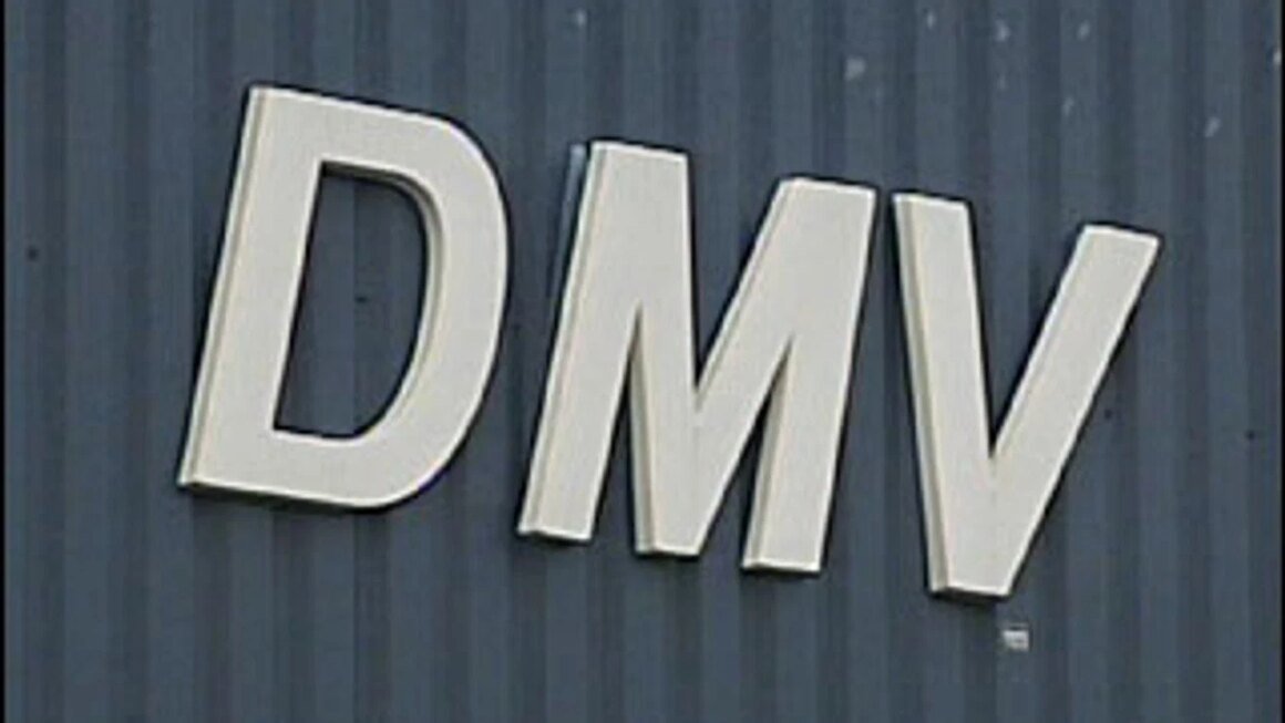 c61296c0-e730-423e-8e43-04f796f16a72-081103_stock_DMV.jpg California DMV identifies REAL ID records needing updates, notifies affected holders