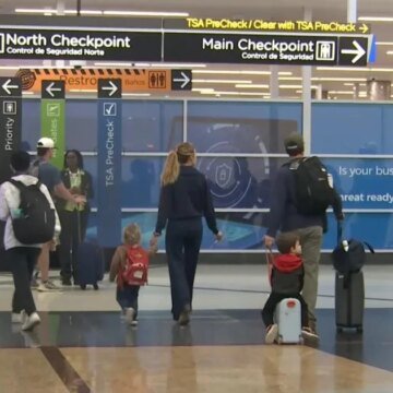 2026 kicks off with busy holiday travel as Americans head home – CBS News