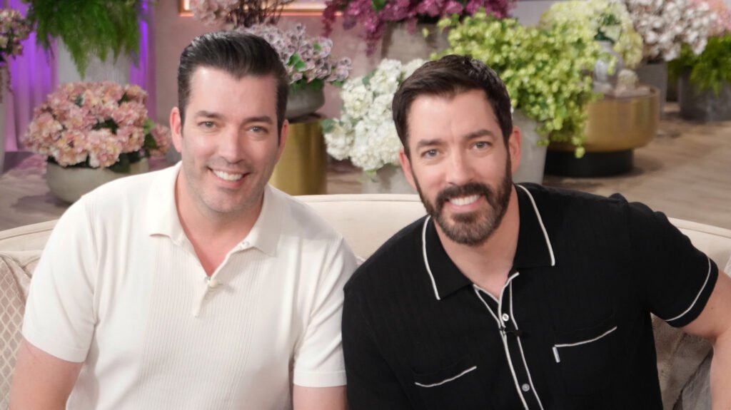 The Retro Living Room Trend HGTV’s Property Brothers Want To Stay In The Past