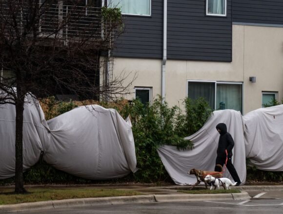 rawImage.jpg NWS warns of ‘near impossible’ travel in Austin area