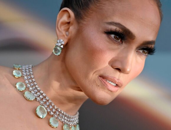 sanity-new2FJennifer_Lopez_Seemingly_Shades_Rude_Accusations_With_Donations_to_the_Unhoused_ogbif5.jpeg Jennifer Lopez Gives Cash to Homeless Man Amid Viral ‘Rude’ Accusations