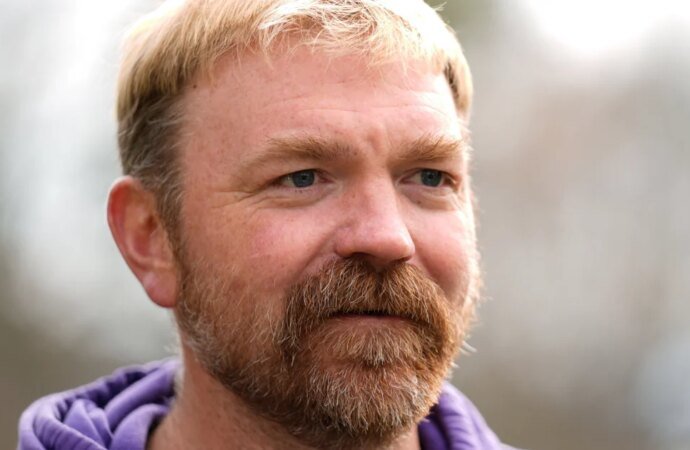 Unions privately urge Chuck Schumer and Democratic leaders to stay out of Maine’s Senate primary