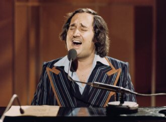 Neil Sedaka, songwriter to the stars for decades, dies at 86