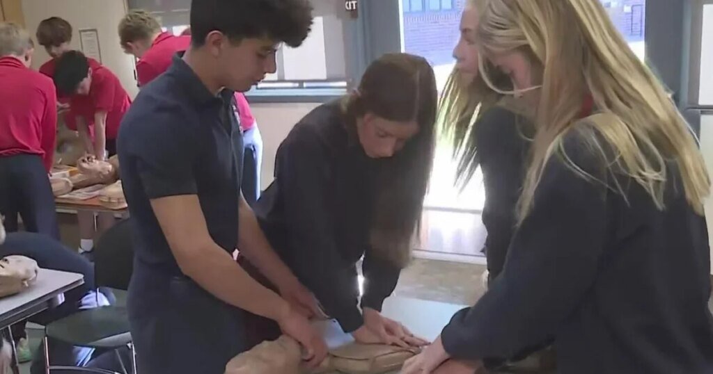 New legislation would require California teens to get CPR certification before graduation