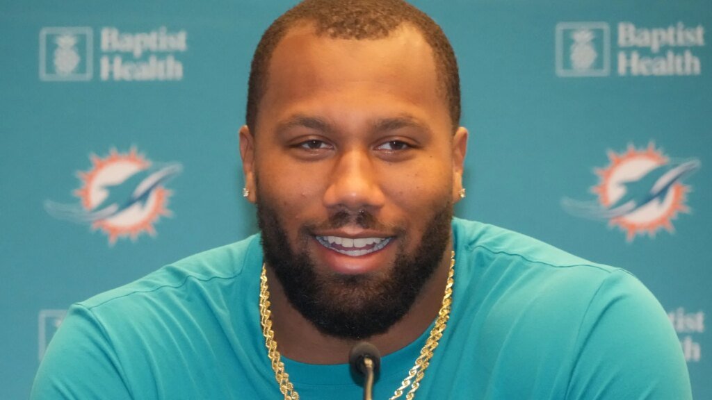 Dolphins cut ex-Broncos OLB Bradley Chubb