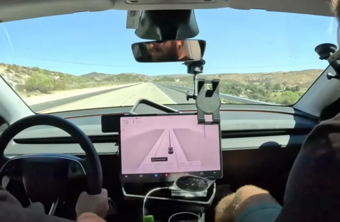 Guys doing coast-to-coast Tesla self-driving test with Model Y and it fails after just 60 miles