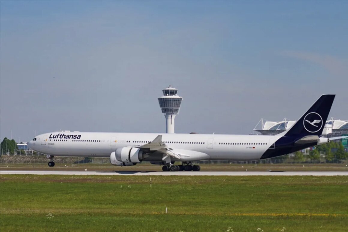 airbus20a3402060020lh.jpg Lufthansa cancels hundreds of flights due to pilot strike