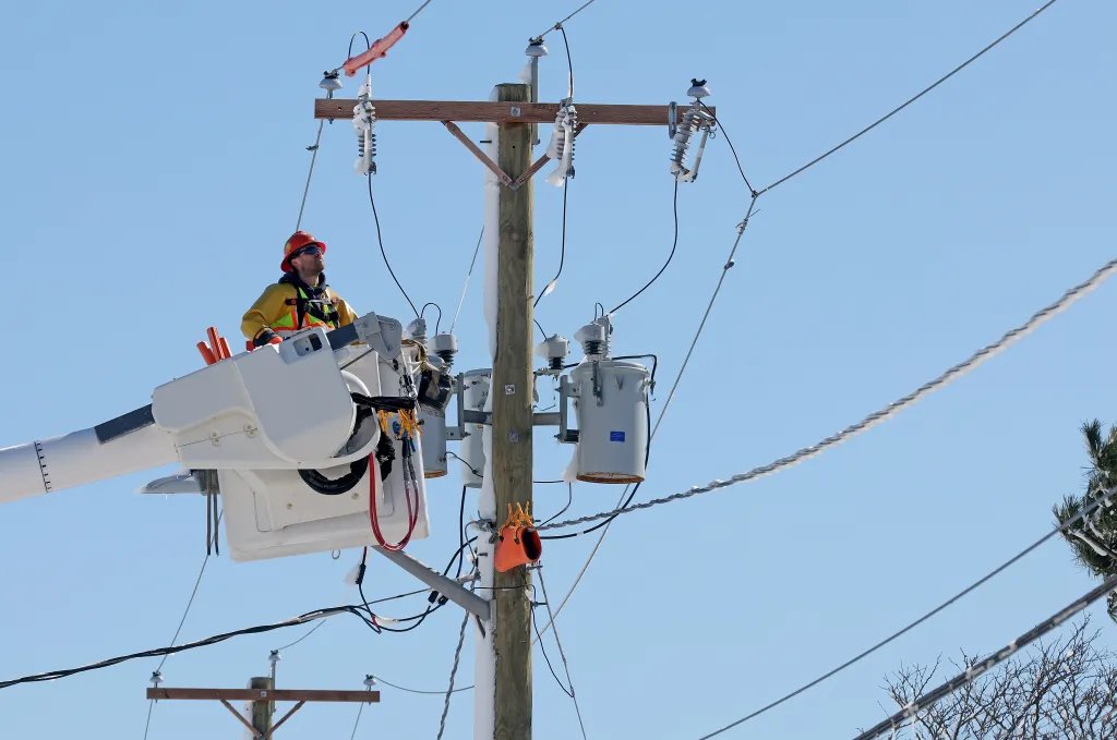 Maura Healey lifts the travel ban for parts of Massachusetts after blizzard
