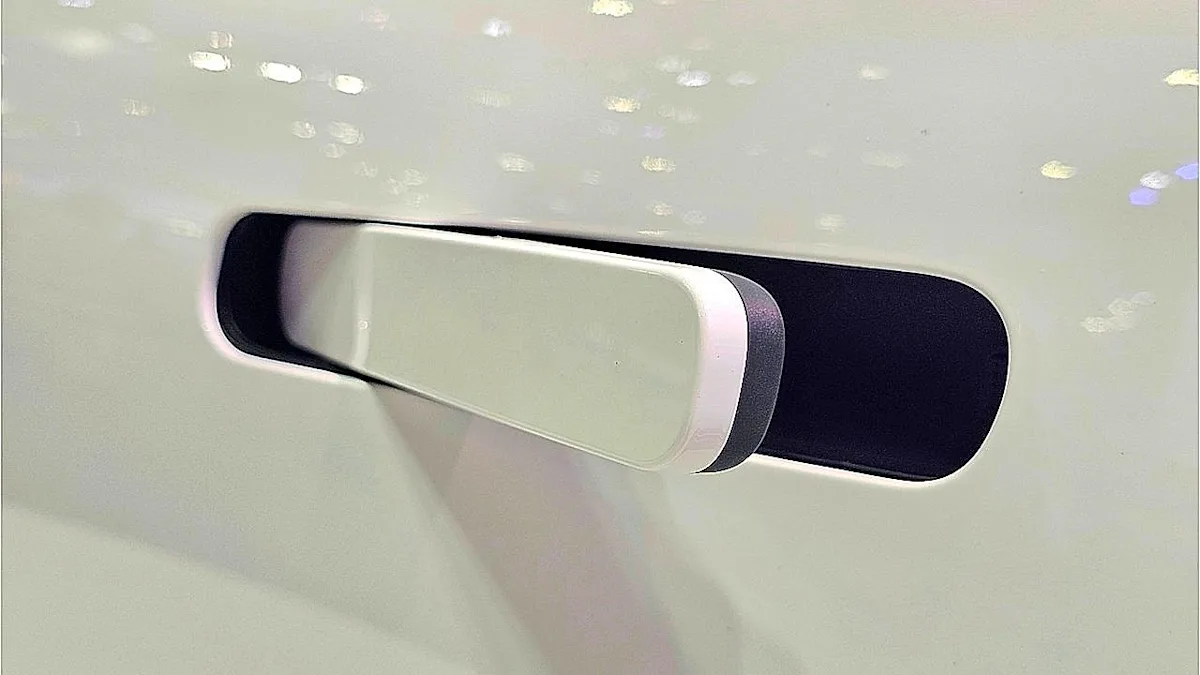 Goodbye to invisible door handles! China bans Tesla's design after fatal accidents