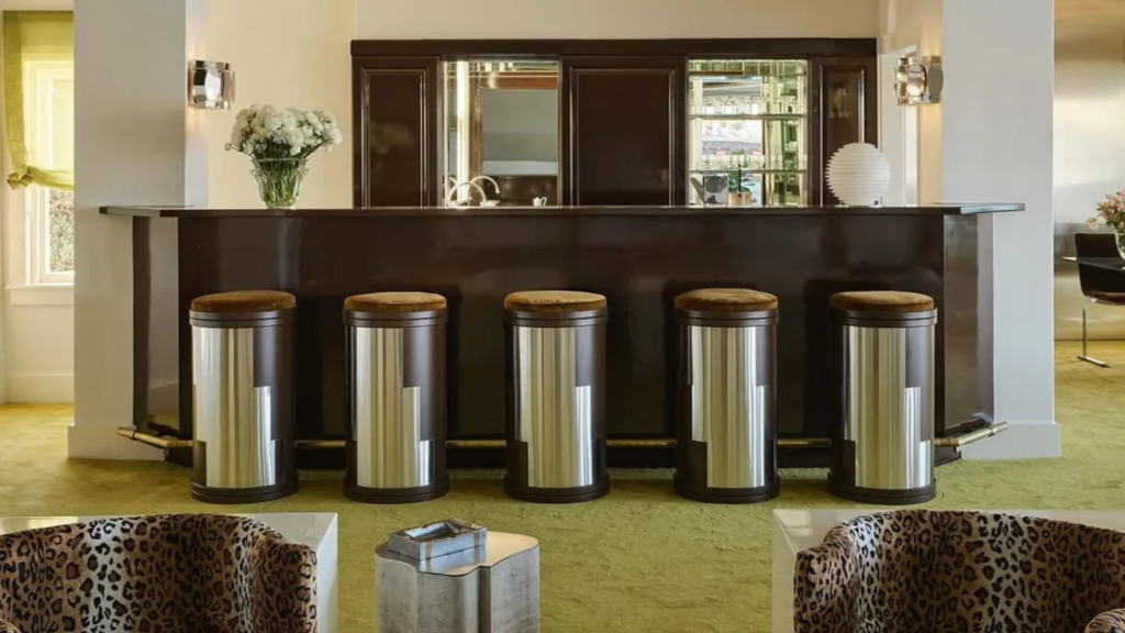 Retro Interior Design: Why the Past Feels New Again