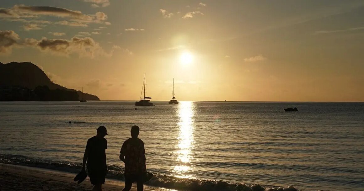 CDC issues urgent travel alert as virus outbreak hits exclusive sunny islands destination