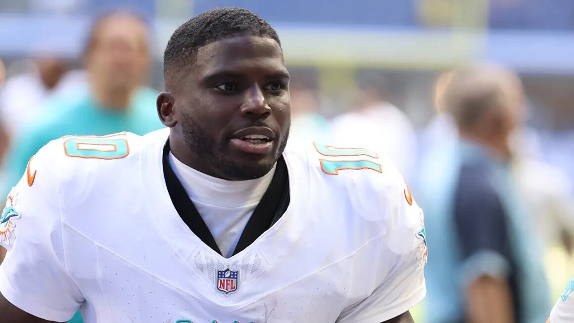 nfl-dolphins-tyreek-hill-021626-1.jpg NFL news: Tyreek Hill reportedly to hit free-agent market