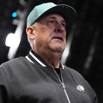 Vic Fangio has considered retirement but situation is currently leaning toward his return as Eagles DC