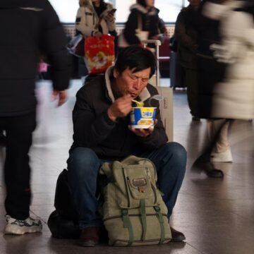 China’s Lunar New Year travel rush begins with record 9.5 billion trips expected