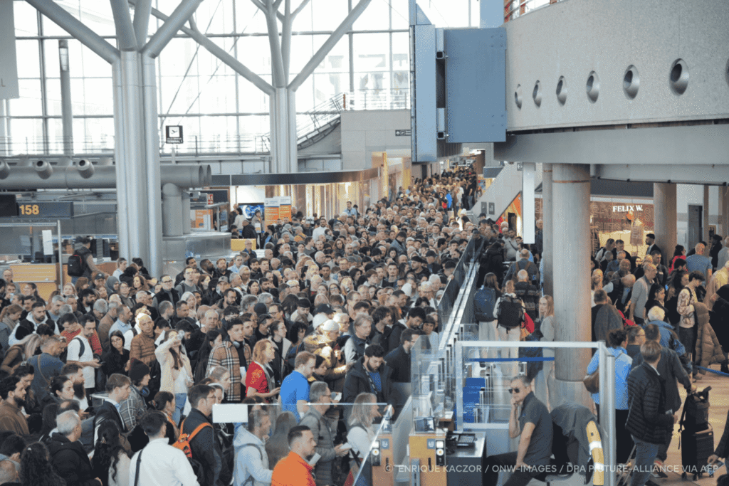 Package travel: Parliament greenlights new rules to protect holidaymakers | News