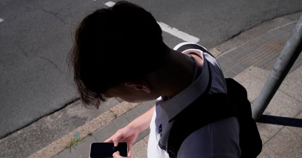 Expert weighs in on 'looksmaxxing'