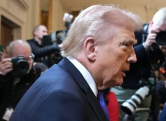 White House doctor explains President Trump’s neck rash at Medal of Honor event