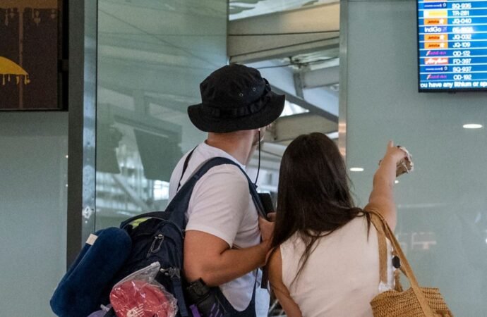 BBC News – Global Travel Disruptions After Iran Strikes