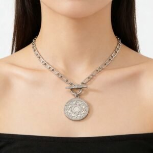 Women's Silvery Collarbone Chain Fashion Alloy Circular Pendant Necklace