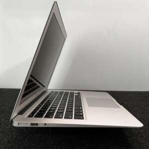 Apple MacBook Air A1466 13.3" Intel I5 CPU 8GB RAM 250 SSD