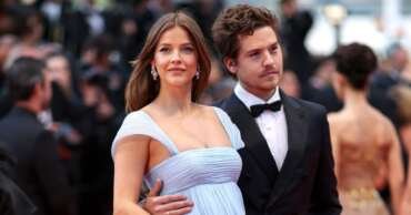 From John Travolta's beret to Barbara Palvin's elegant pregnancy style, here are 15 … – Facebook