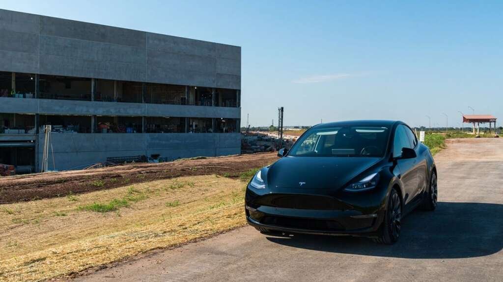 Tesla accused of pumping shocking amount of ‘black liquid’ from $1 billion lithium refinery every second