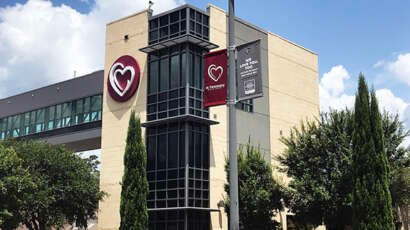 Thumb 5 2606 1 sths main campus exterior 575p.jpg