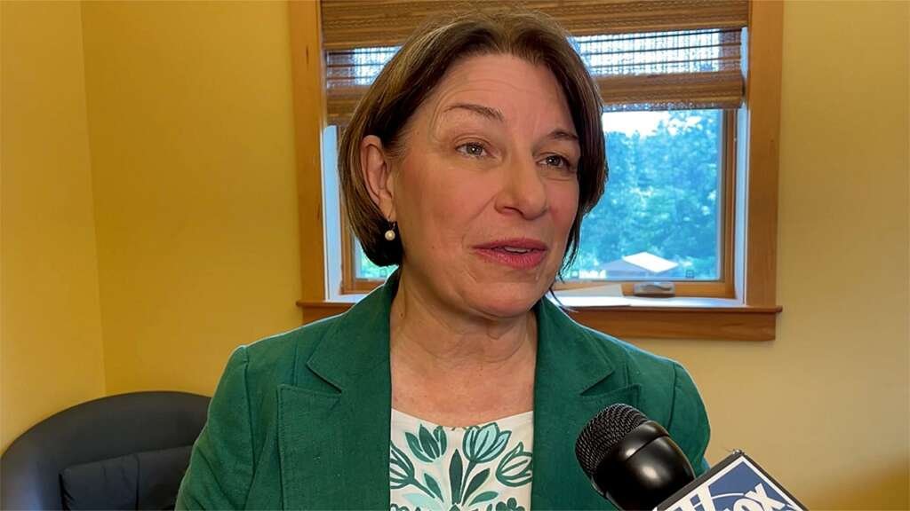 Amy Klobuchar pledges audit of Minnesota government in governor race