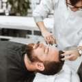 Experts warn ‘looksmaxxing’ trend poses real dangers for young men online