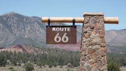 Route 66 marker in flagstaff az.jpg