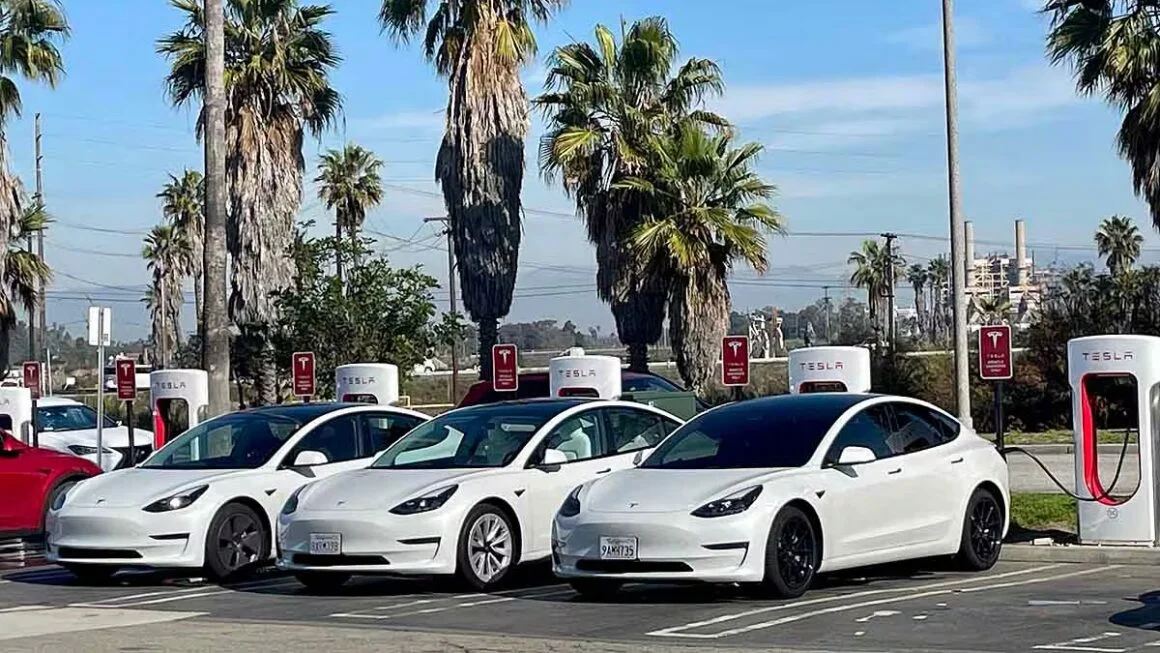 Texas is gaining on California's sales lead. Is influence next? – Automotive News