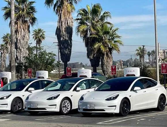 Texas is gaining on California's sales lead. Is influence next? – Automotive News