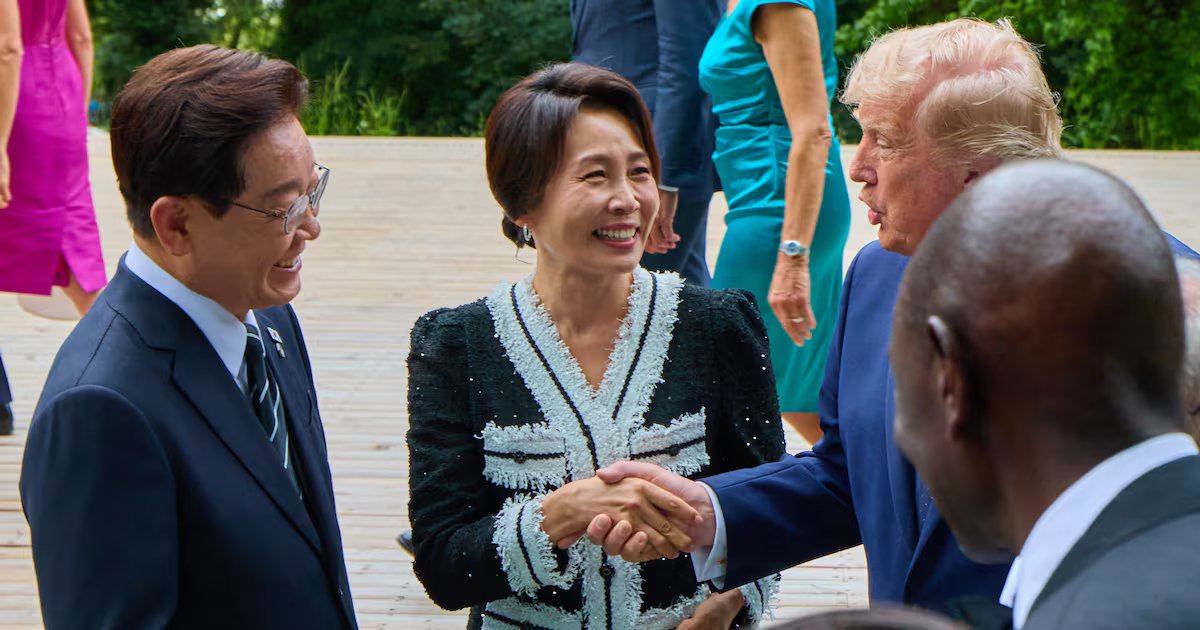 Editorial: President's Mistakes Grow, Public Demands Change