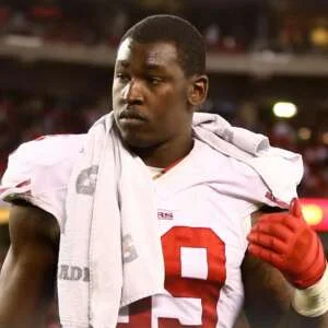 Former #49ers EDGE Aldon Smith had sadly passed away at the age of 36, per @chase_senior 🕊️