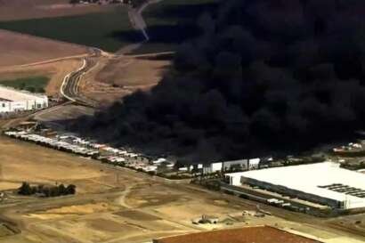 California Warehouse Fire 72368.jpg