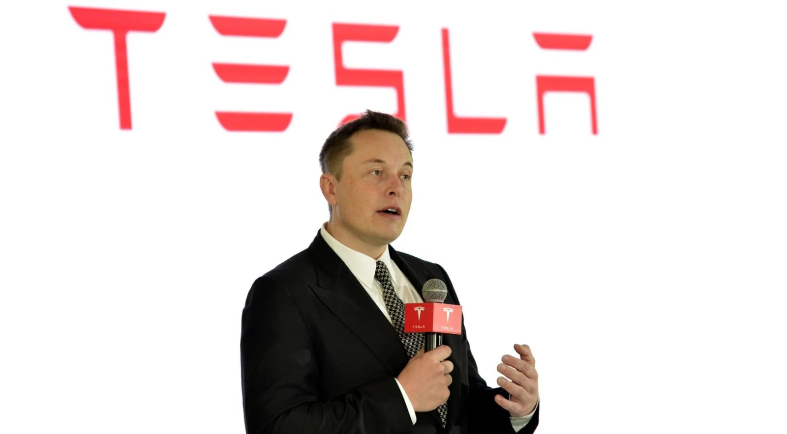 Depositphotos_241037874_L.jpg Elon Musk sparks international attention with post about death of Dutch teen Tamar