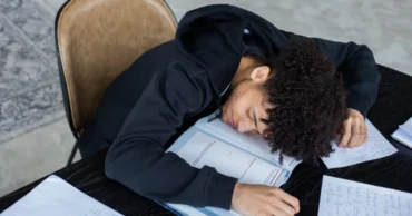 Sleep deprivation linked to mental health problems in adolescents