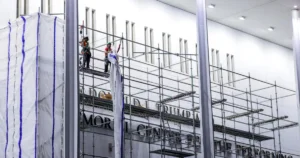 Construction workers begin removing Trump’s name from the Kennedy Center – NBC News