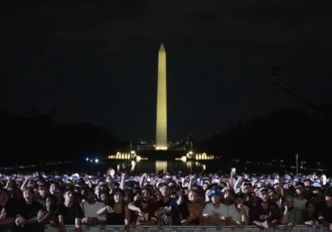 Inside the crowd drawn to Trump's unusual UFC fight night at the White House – Pittsburgh Post-Gazette