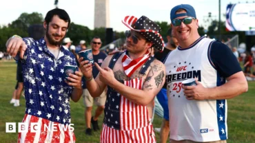 Trump prepares to host UFC cage fights on White House lawn – BBC