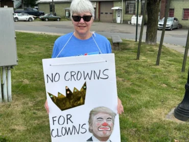 Complaints about President Trump aired at No Kings rally in Tunkhannock – Wyoming County Examiner