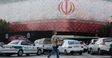 Iran War Live Updates: Trump and Iranian Negotiator Sign Deal to Reopen Strait, but Challenges Loom – The New York Times